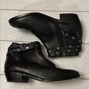 Halogen ankle boots 7.5 studded black Leather Almond toe Low heel Chic EUC